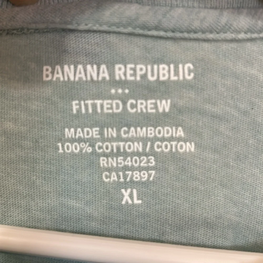 Banana Republic Green Long Sleeve t-shirt size XL green crewneck cotton
